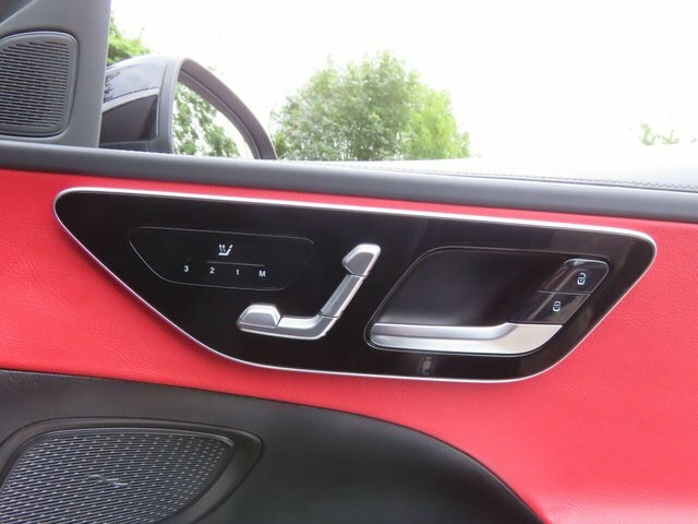 Mercedes-Benz C Class Saloon Black #16