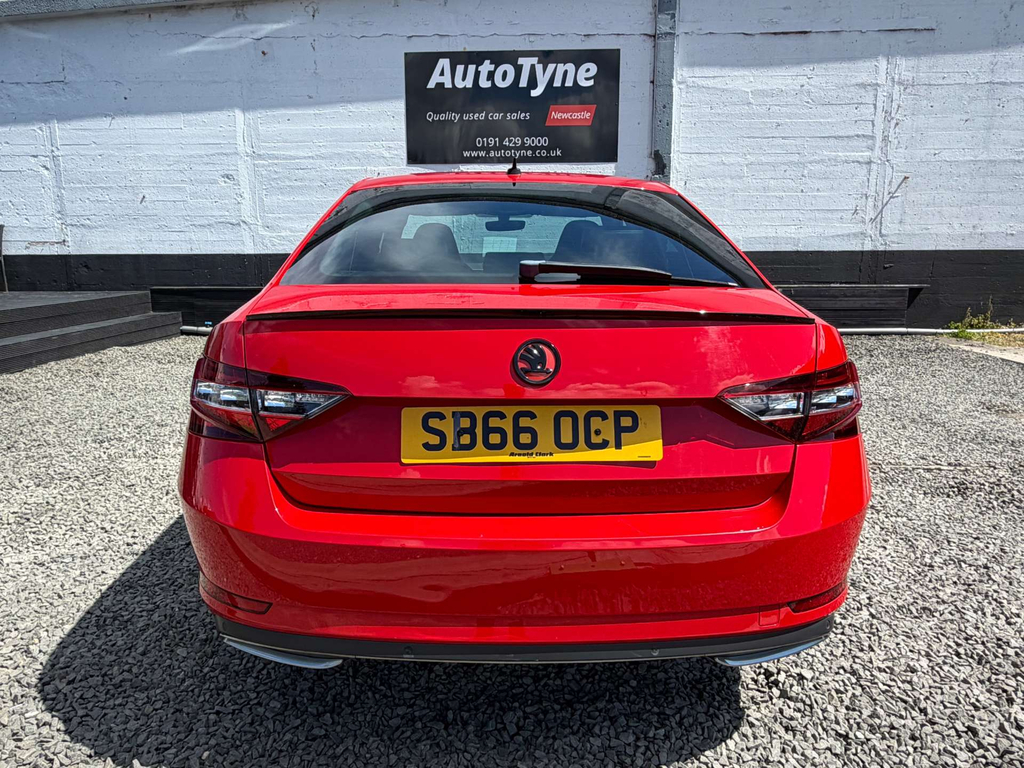 Skoda Superb 2.0 Se Technology Tdi Dsg 148 Bhp Silver #8