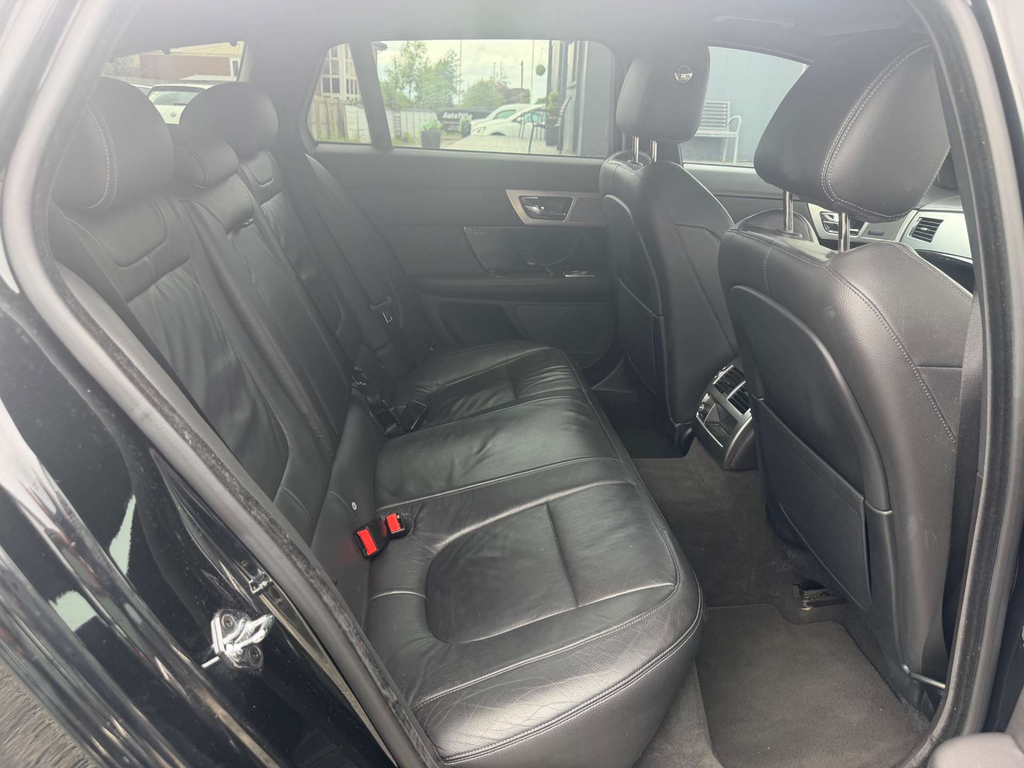 Jaguar XF 2.2 D Luxury White #18