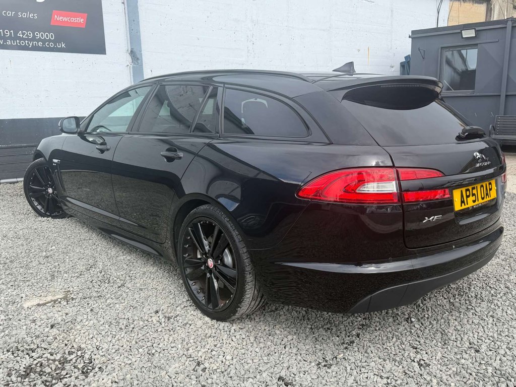Jaguar XF 2.2 D Luxury White #8