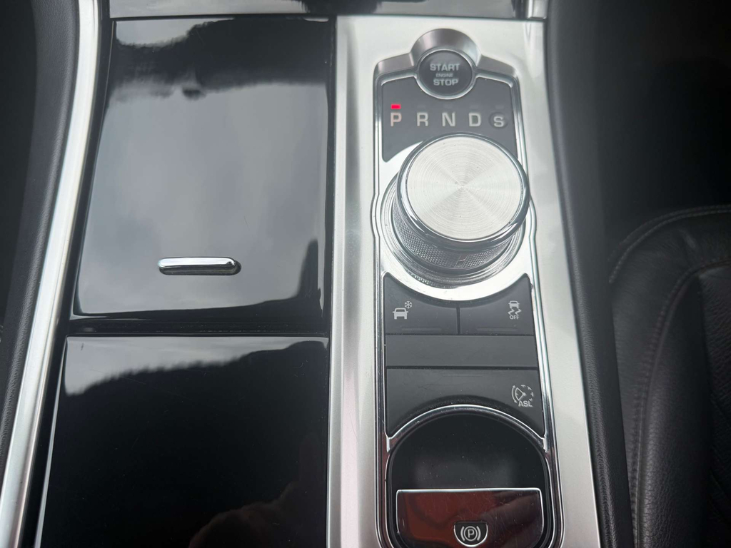 Jaguar XF 2.2 D Luxury White #30