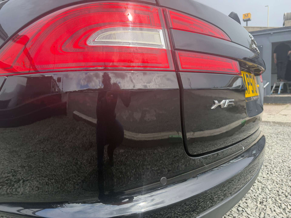 Jaguar XF 2.2 D Luxury White #10