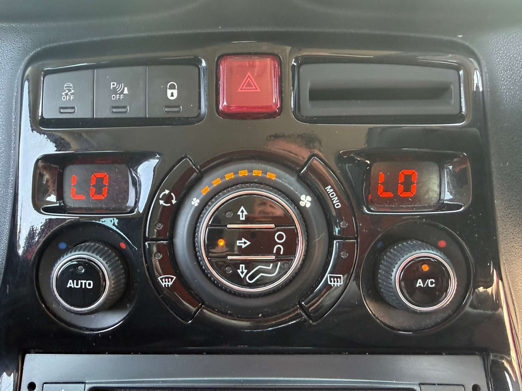 Citroen C3 Picasso Selection White #23