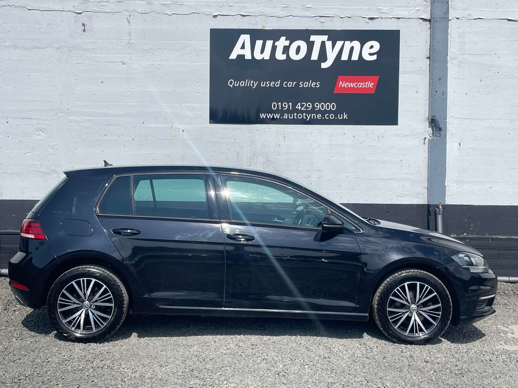 Volkswagen Golf Se Hatchback Euro 6 Ss CE18UHF Black #4