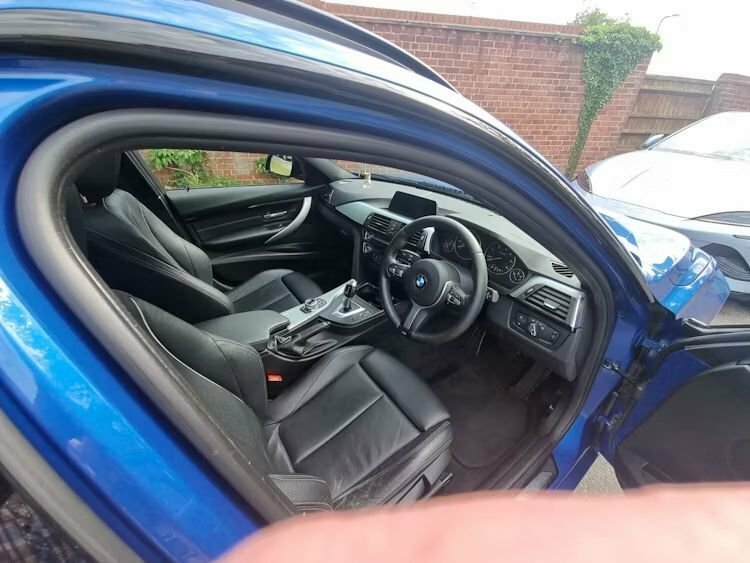 BMW 3 Series 2L M Sport YJ67YNK Blue #4