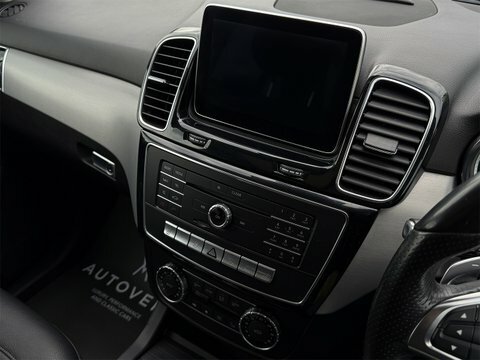 Mercedes-Benz GLE Class 2.1 Gle 250 D White #54