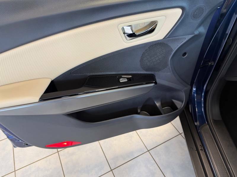 SsangYong Tivoli Ultimate Blue #8