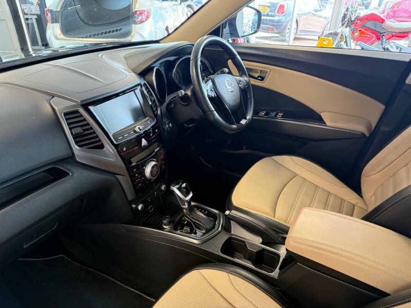 SsangYong Tivoli Ultimate Blue #7