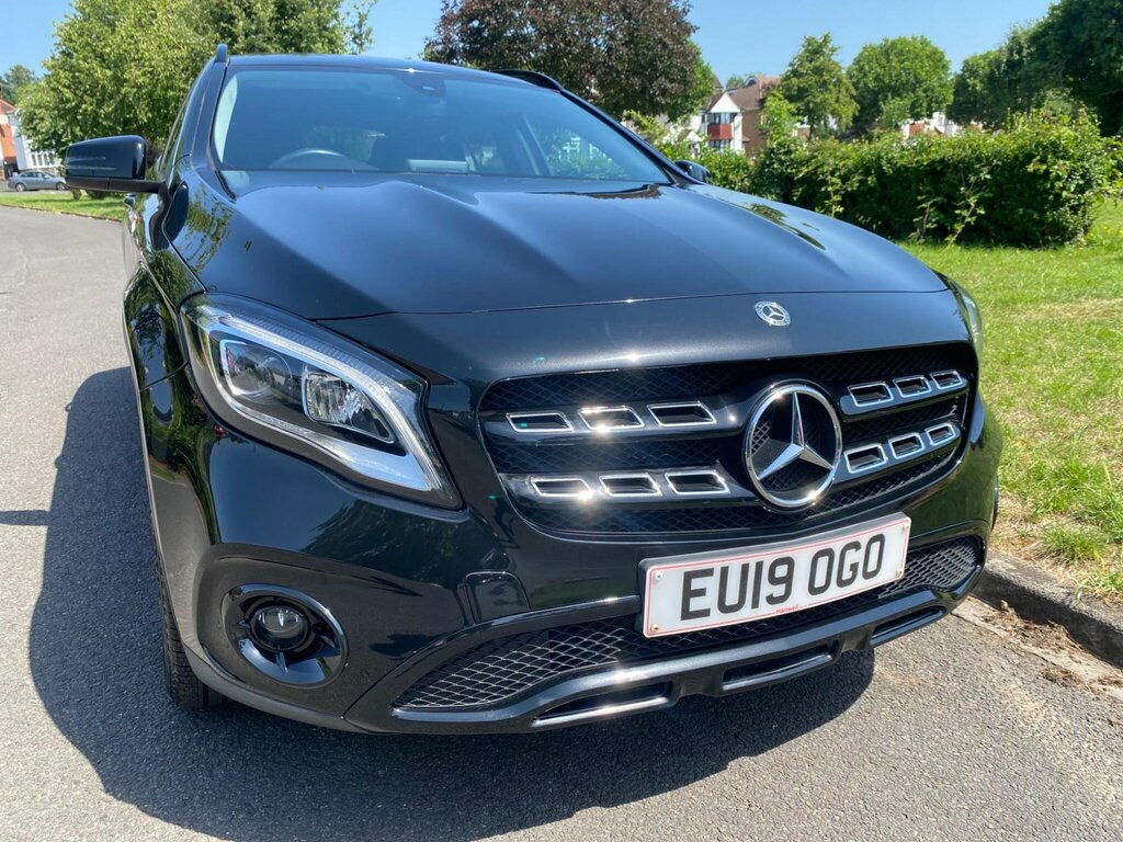 Mercedes-Benz GLA Class 1.6 Gla180 Urban Edition 7G-dct Euro 6 Ss Black
