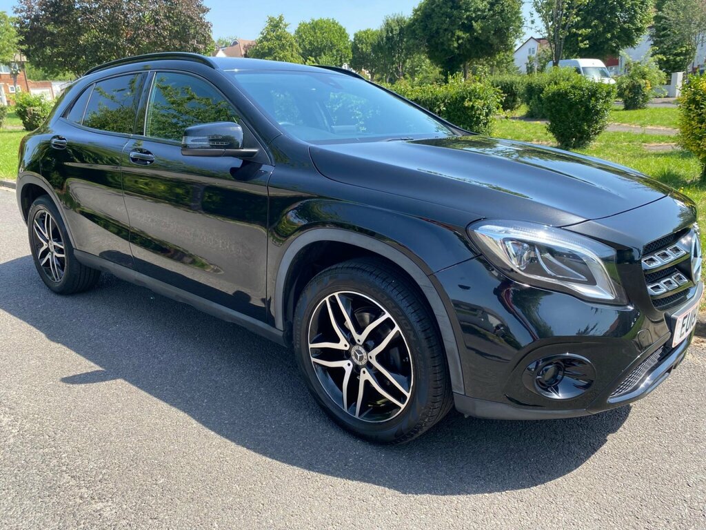 Mercedes-Benz GLA Class 1.6 Gla180 Urban Edition 7G-dct Euro 6 Ss Black #3