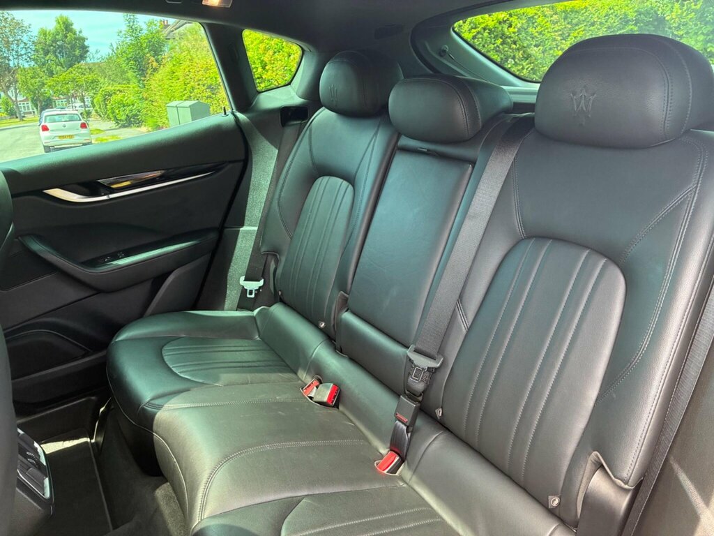 Maserati Levante 3L Null White #40