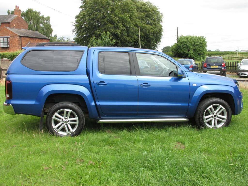 Volkswagen Amarok  Black #8
