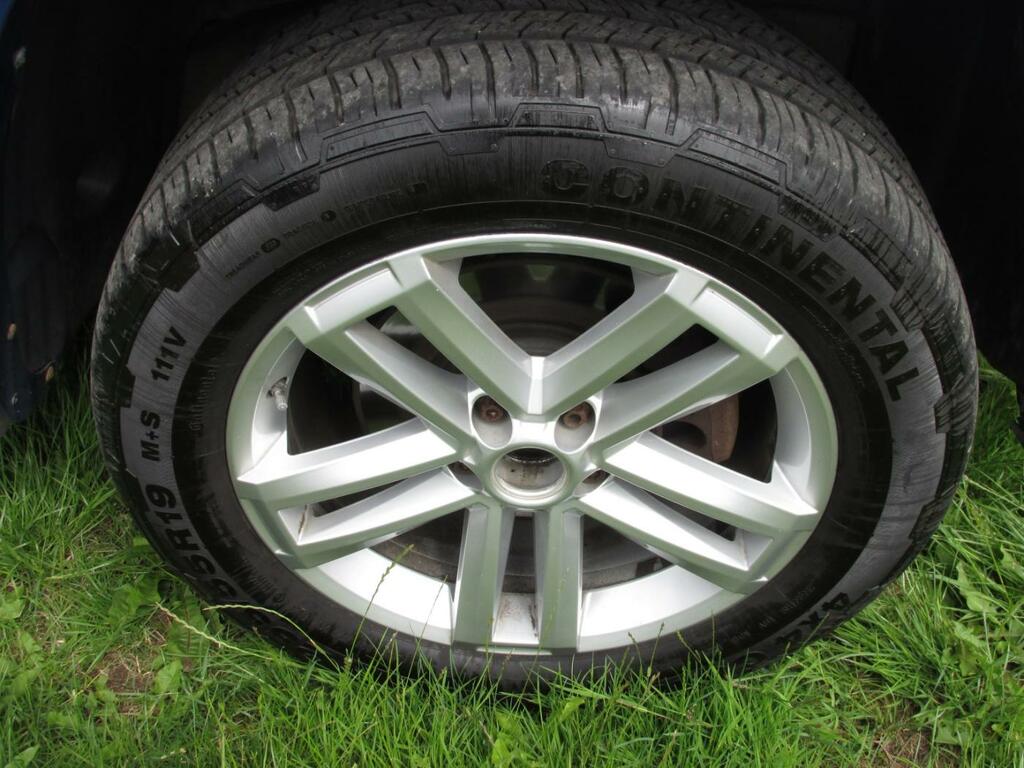 Volkswagen Amarok  Black #10