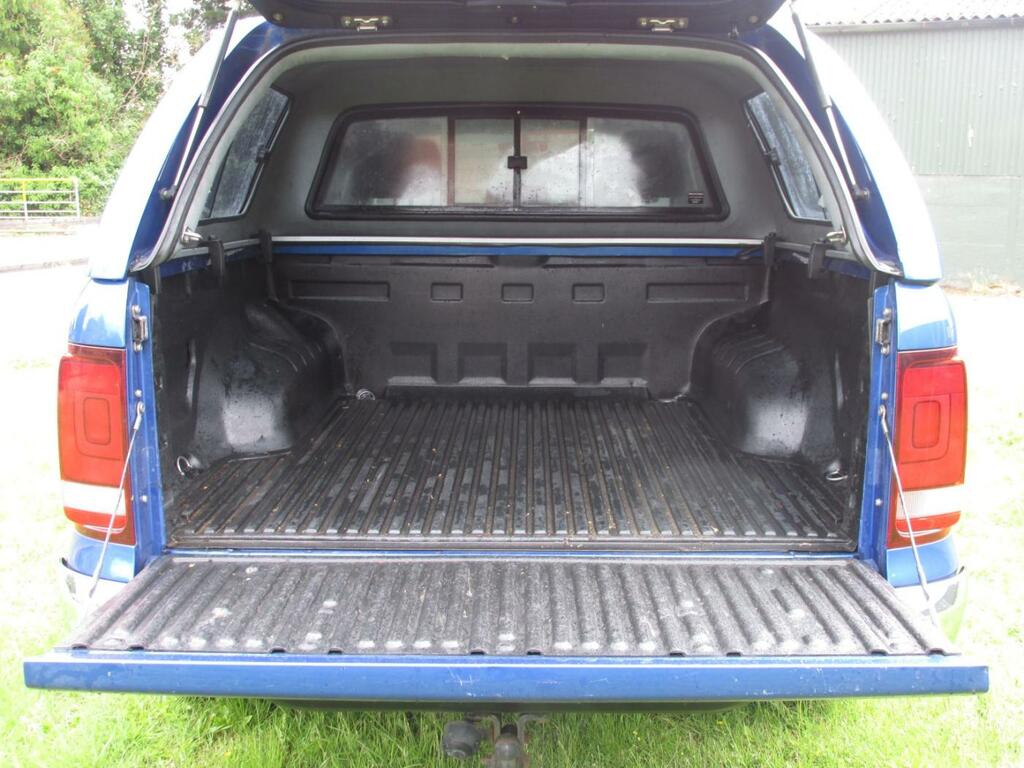 Volkswagen Amarok  Black #9