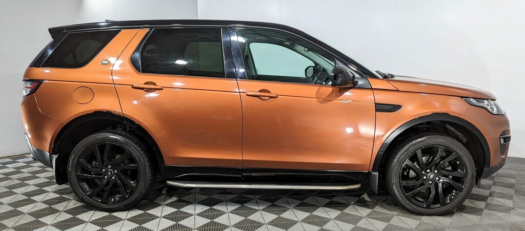 Land Rover Discovery Sport 2.0 Td4 180 Hse Black YD67XAV Orange #5
