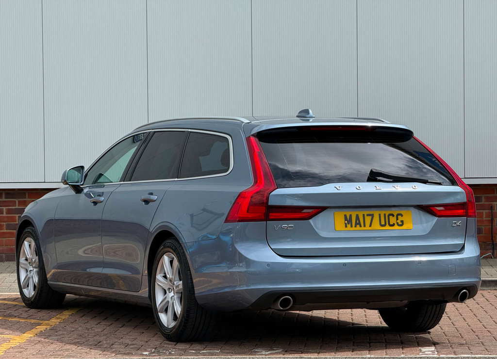 Volvo V90 Momentum D4  #4