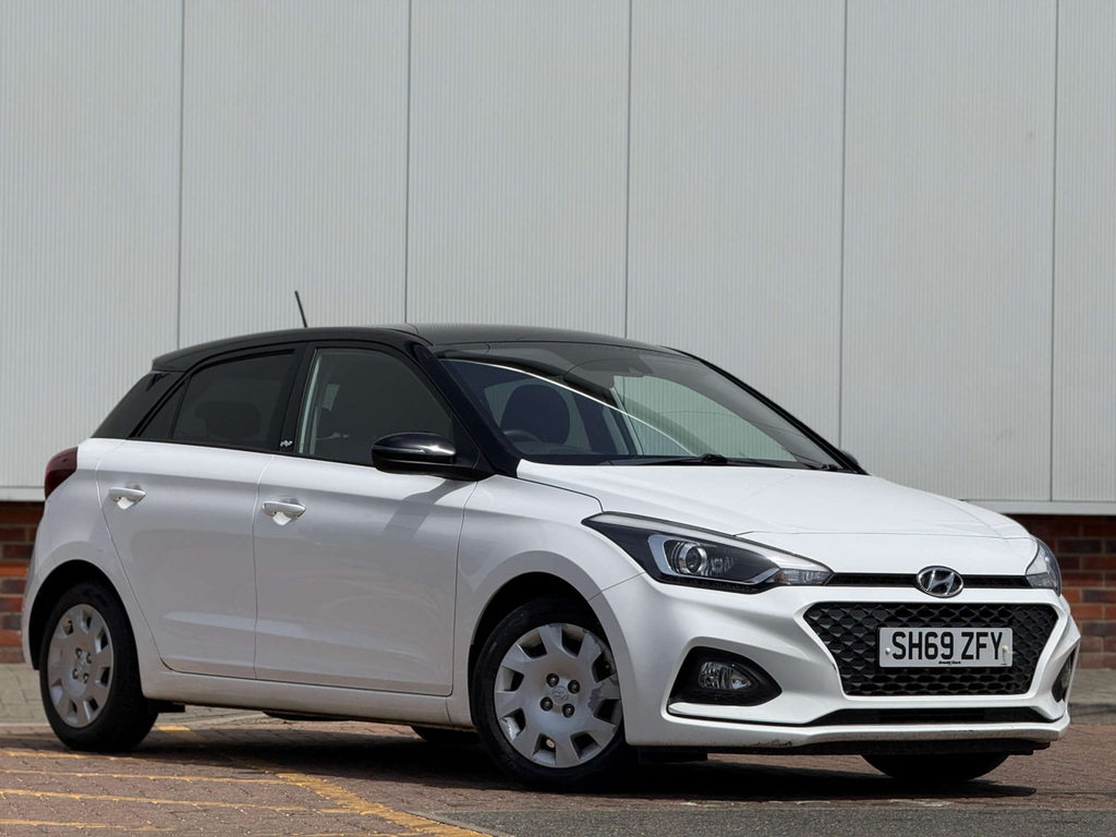 Hyundai I20 Play Mpi SH69ZFY White #6
