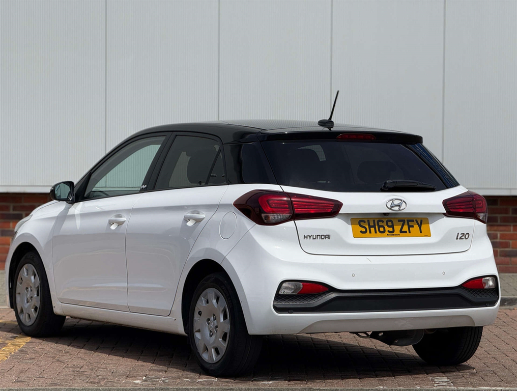 Hyundai I20 Play Mpi SH69ZFY White #4