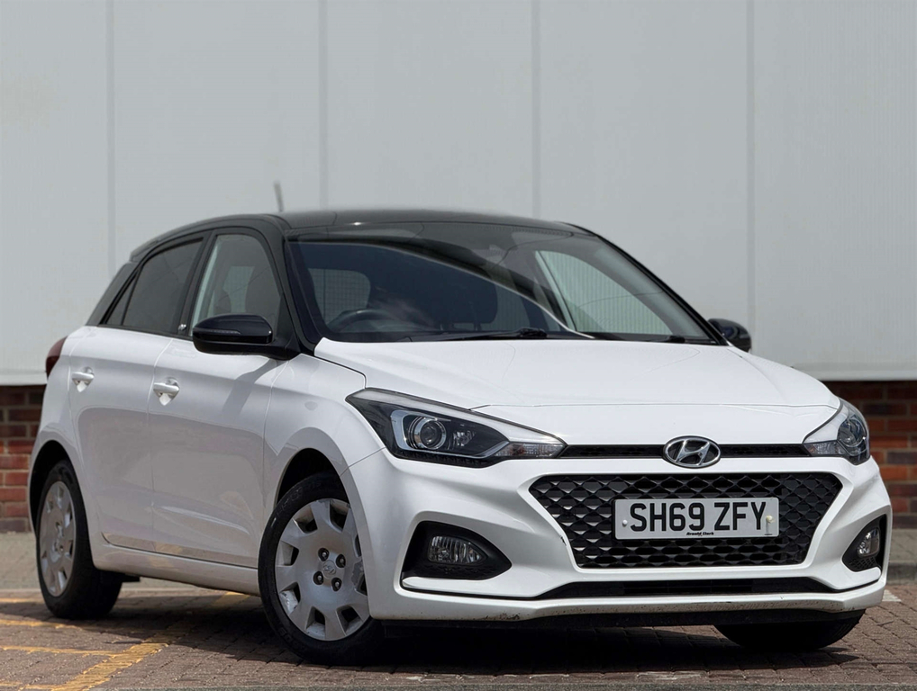 Hyundai I20 Play Mpi White