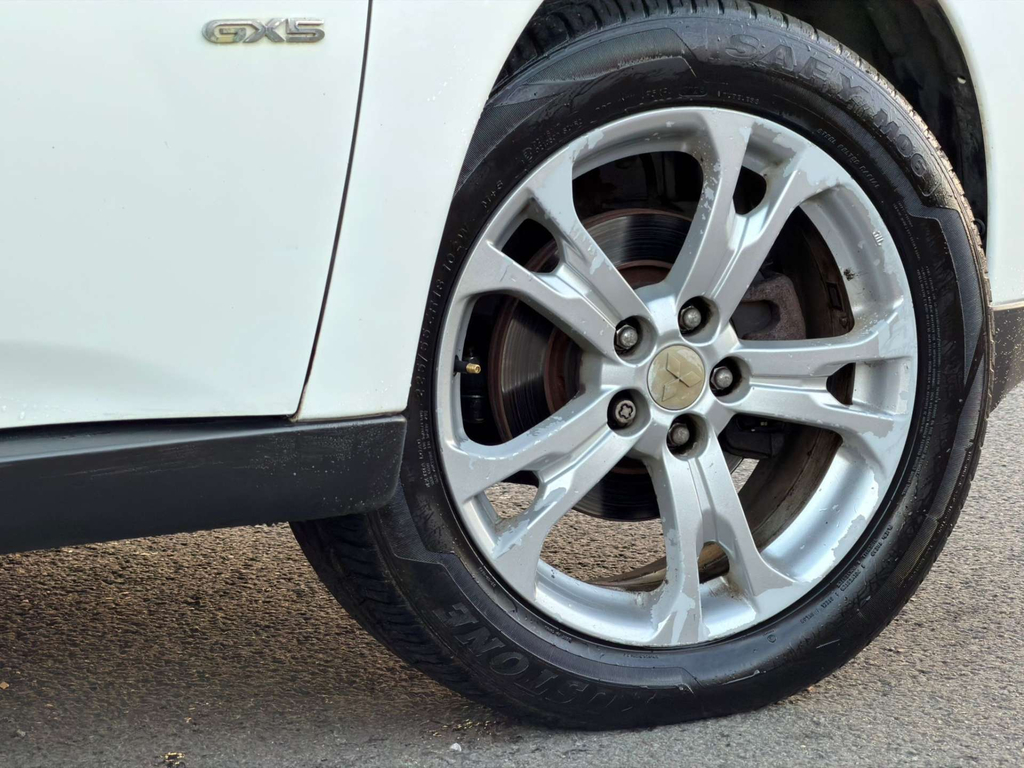 Mitsubishi Outlander Suv White #80