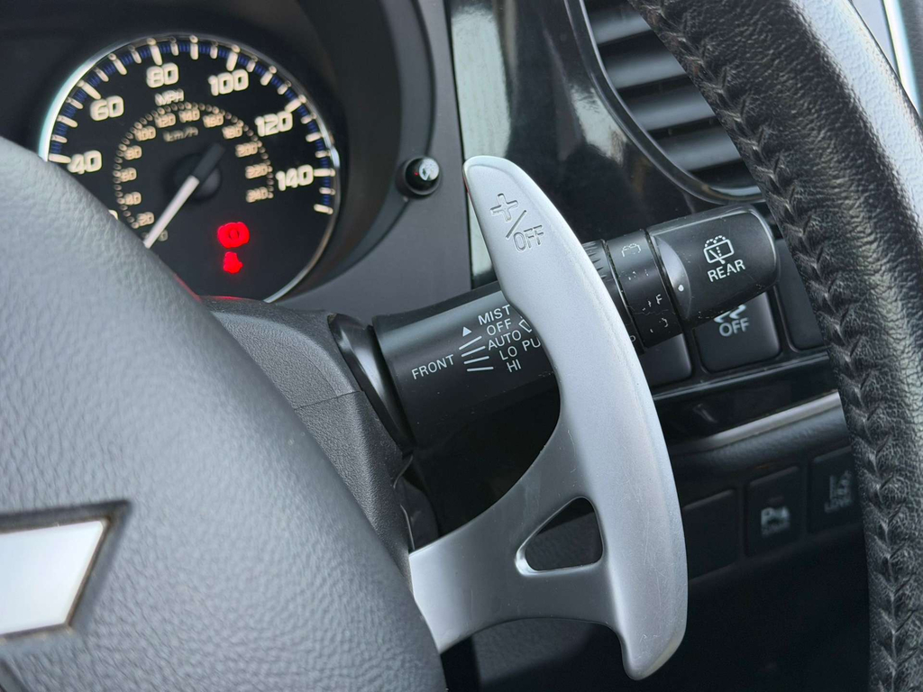 Mitsubishi Outlander Suv White #37