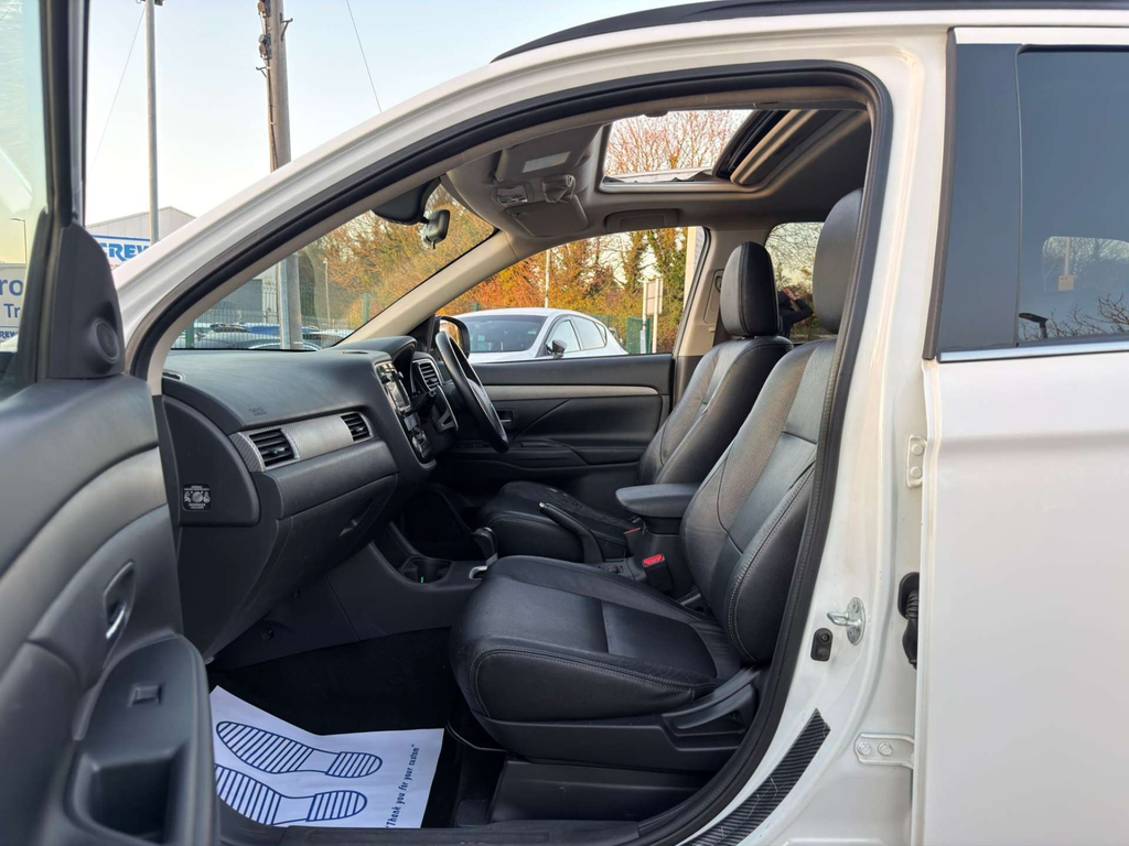 Mitsubishi Outlander Suv White #49