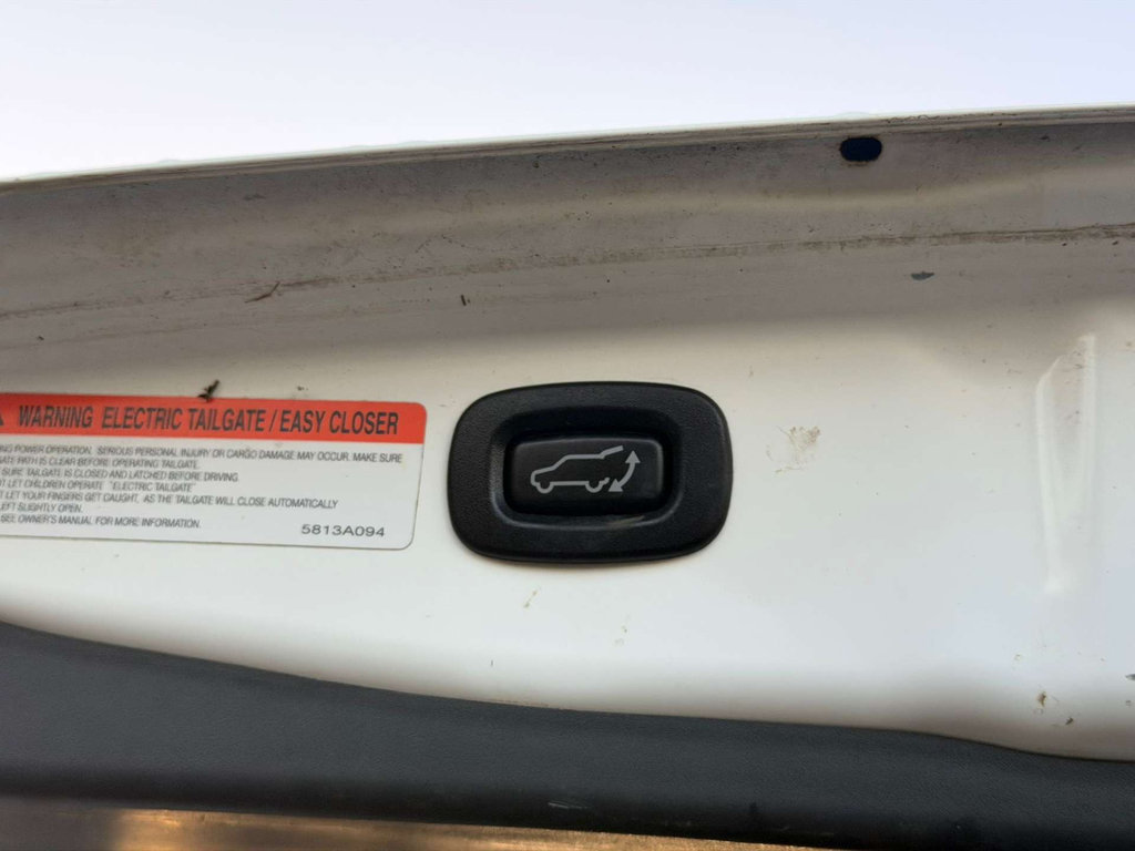 Mitsubishi Outlander Suv White #55