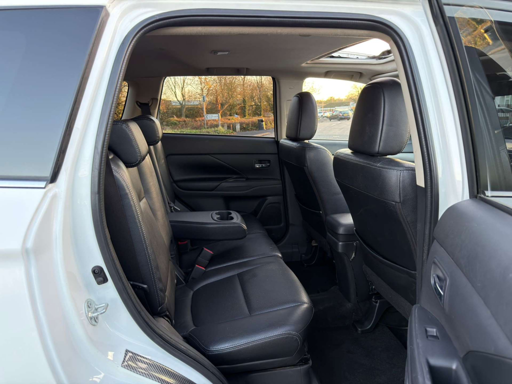 Mitsubishi Outlander Suv White #69