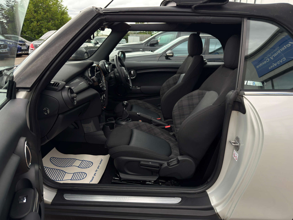 Mini Convertible 1.5 Cooper Convertible Steptronic Euro Blue #31