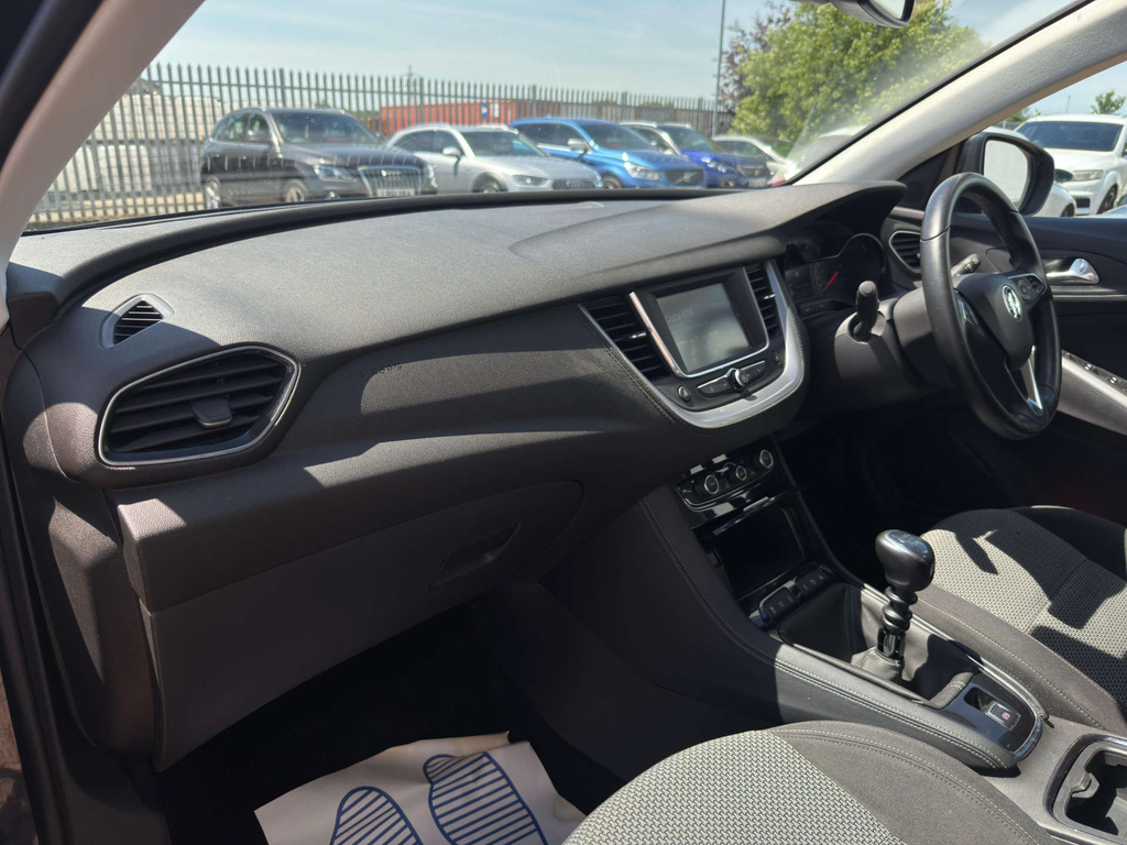 Vauxhall Grandland X Se Ss Red #42
