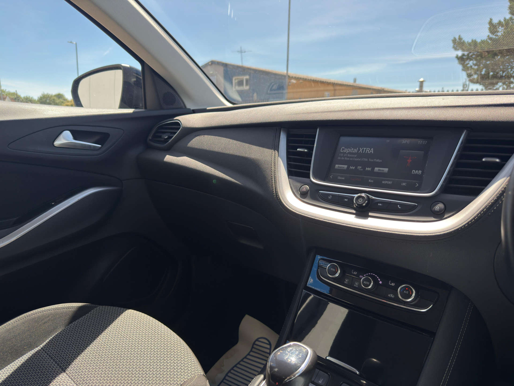 Vauxhall Grandland X Se Ss Red #53