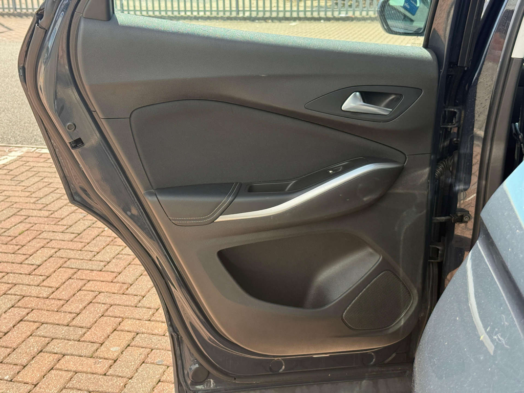 Vauxhall Grandland X Se Ss Red #32