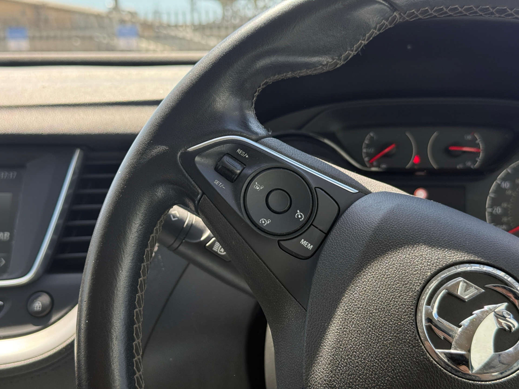 Vauxhall Grandland X Se Ss Red #52