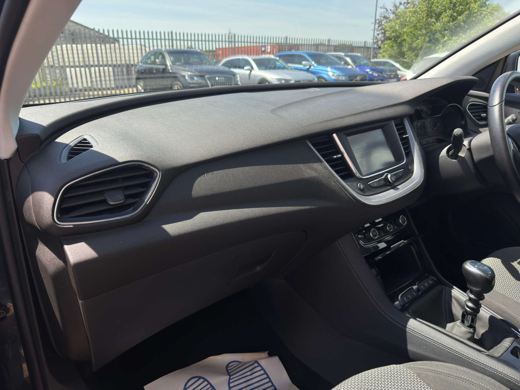 Vauxhall Grandland X Se Ss Red #37