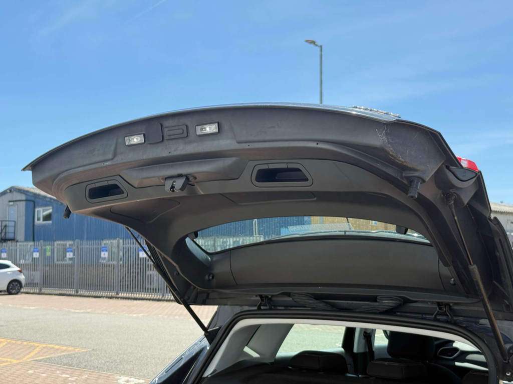 Vauxhall Grandland X Se Ss Red #35