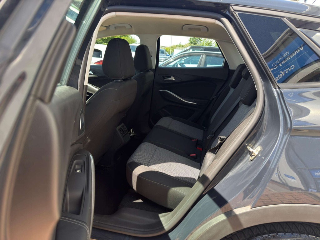 Vauxhall Grandland X Se Ss Red #36