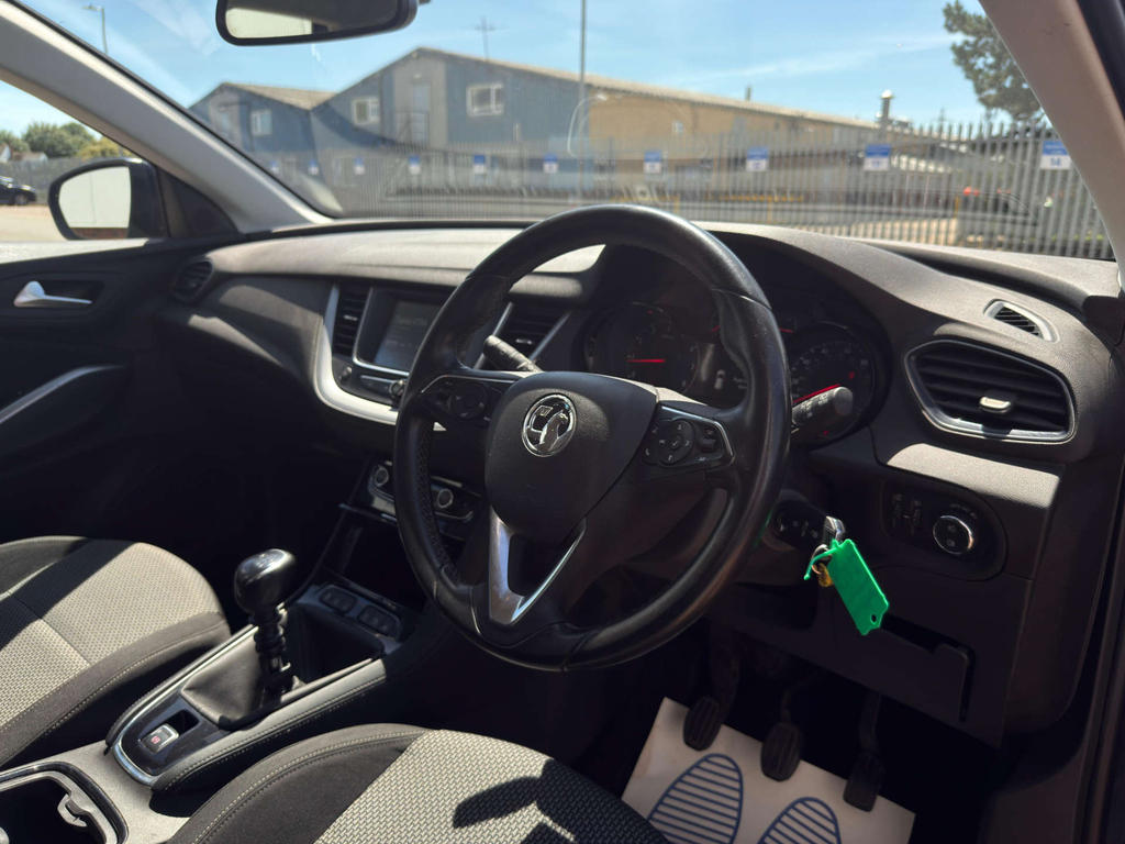 Vauxhall Grandland X Se Ss Red #18