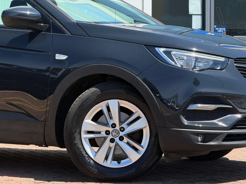 Vauxhall Grandland X Se Ss Red #8
