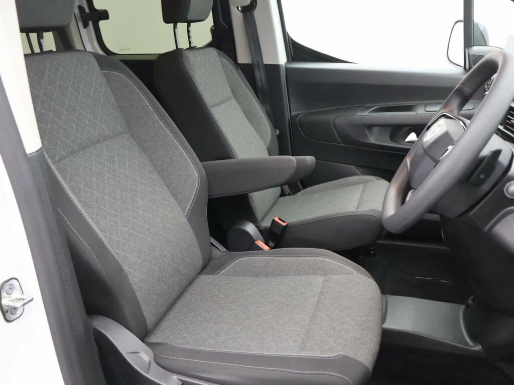 Vauxhall Combo-e Life 100Kw Ultimate 50Kwh Grey #8