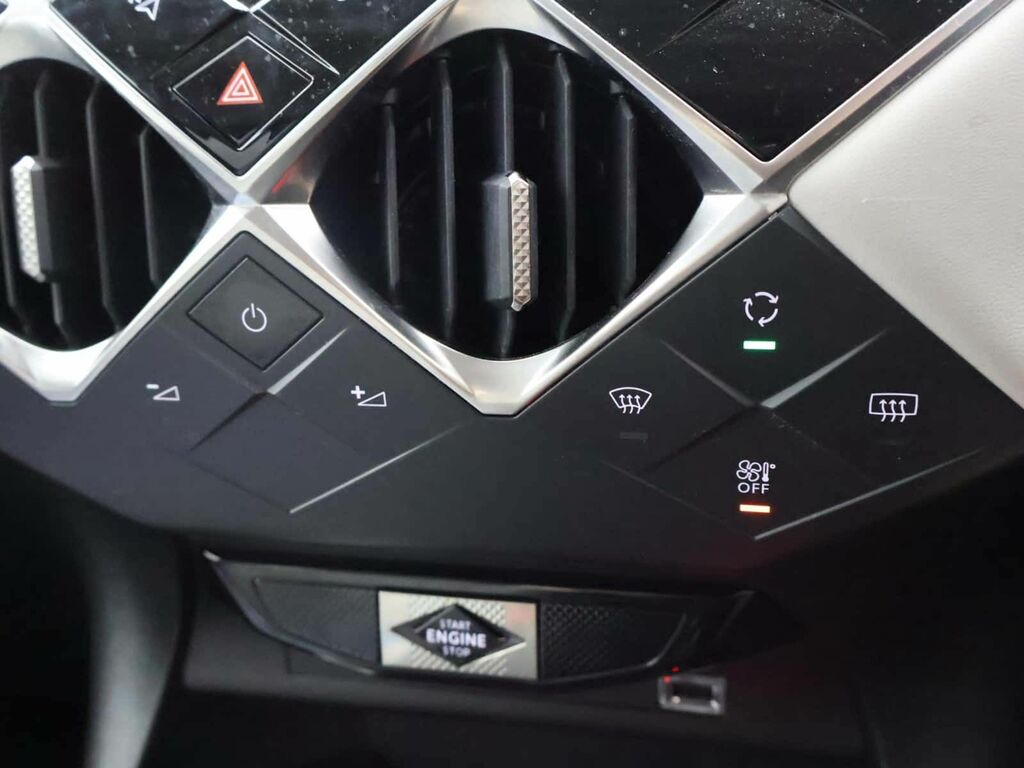 DS DS 3 Crossback Performance Line Grey #19