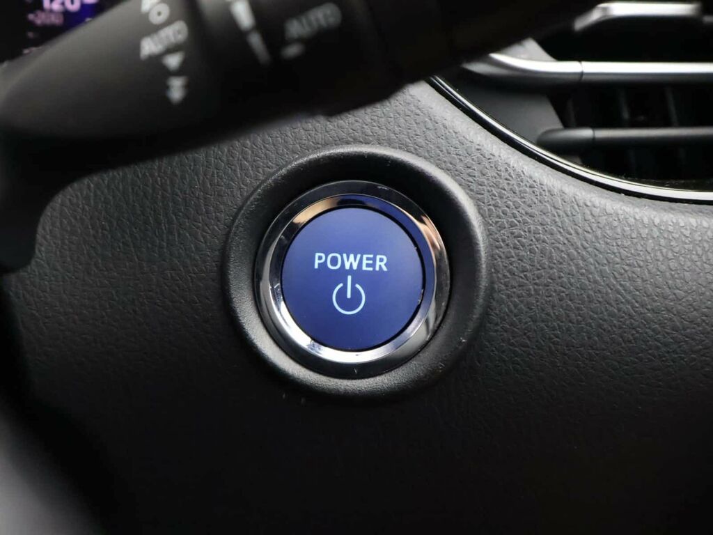 Toyota C-Hr Dynamic White #22