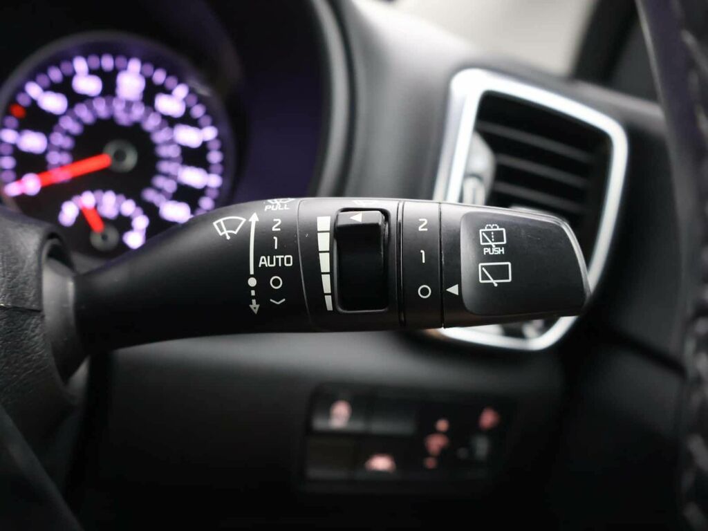 Kia Sportage Platinum Edition Silver #24
