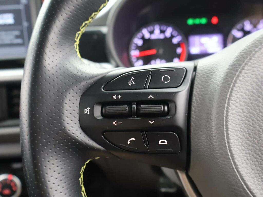 Kia Picanto 1.25 2 Hatchback 83 Bhp White #18