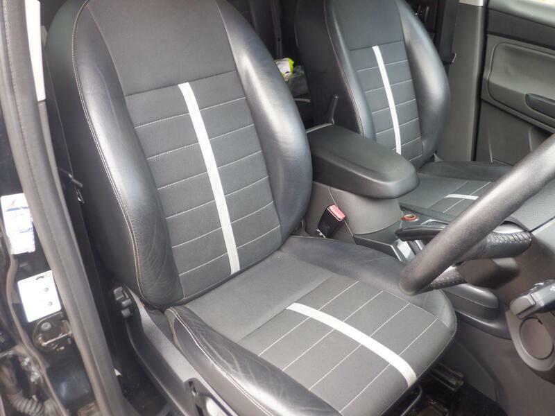 Ford Kuga 2.0 Tdci Titanium Awd Euro 5 Black #4