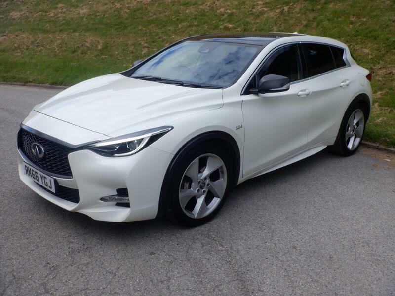 Infiniti Q30 2.2D Sport Dct Awd Euro 6 Ss White #2