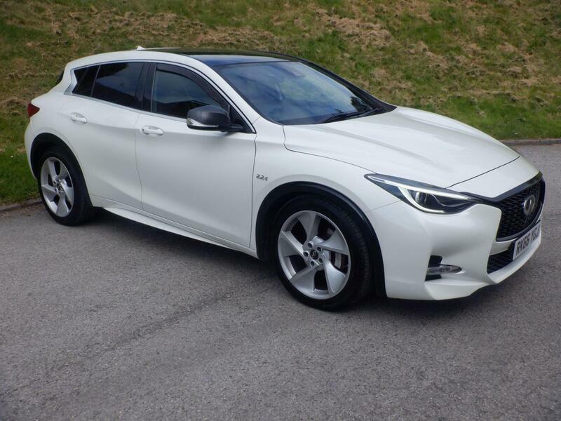 Infiniti Q30 2.2D Sport Dct Awd Euro 6 Ss White