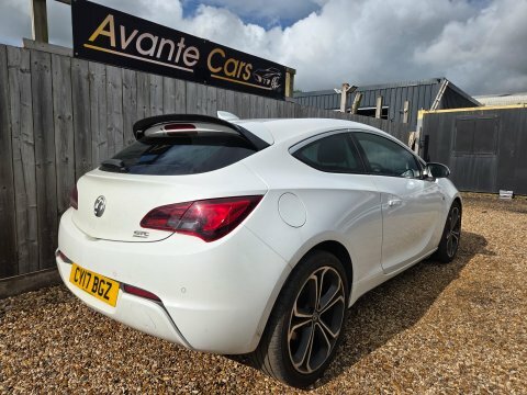 Vauxhall Astra GTC Limited Edition Cdti D14AEA White #3