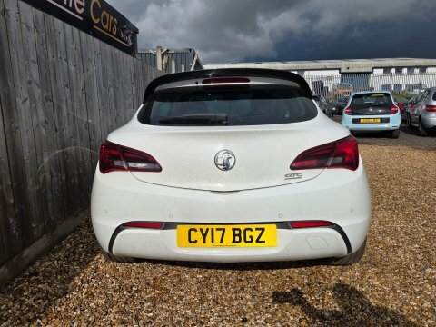 Vauxhall Astra GTC Limited Edition Cdti D14AEA White #4