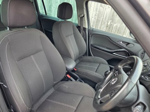 Vauxhall Zafira Sri Nav Green #8