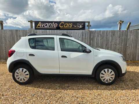 Dacia Sandero Stepway Essential Tce White #2
